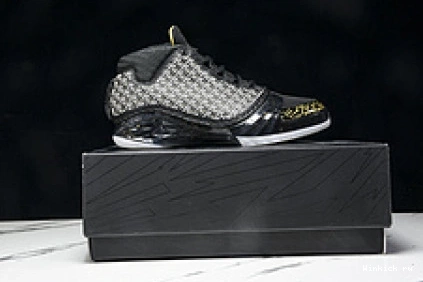 Room 23 Jordan Trophy Black 0918